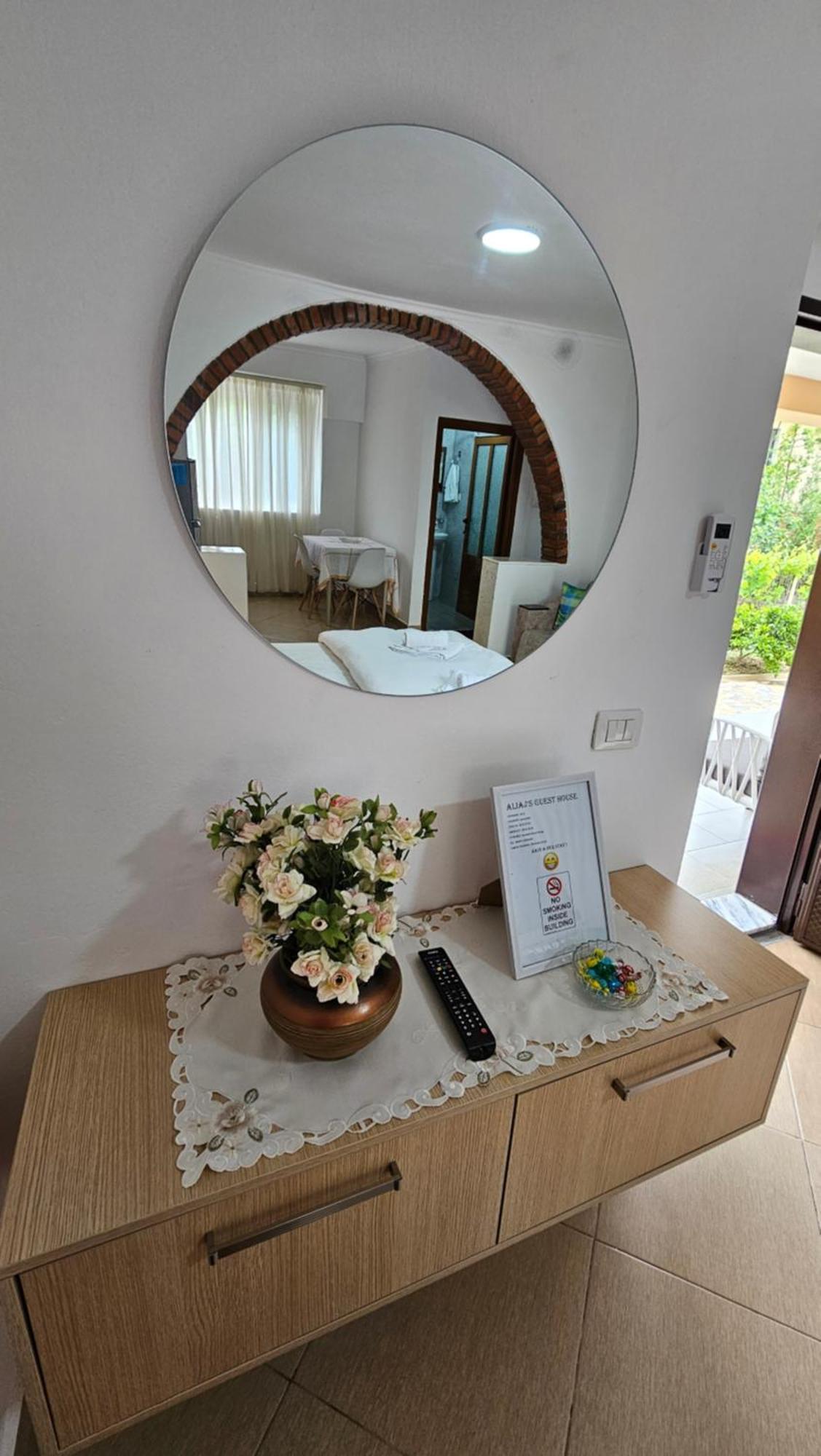 בראט Aliaj Guest House מראה חיצוני תמונה